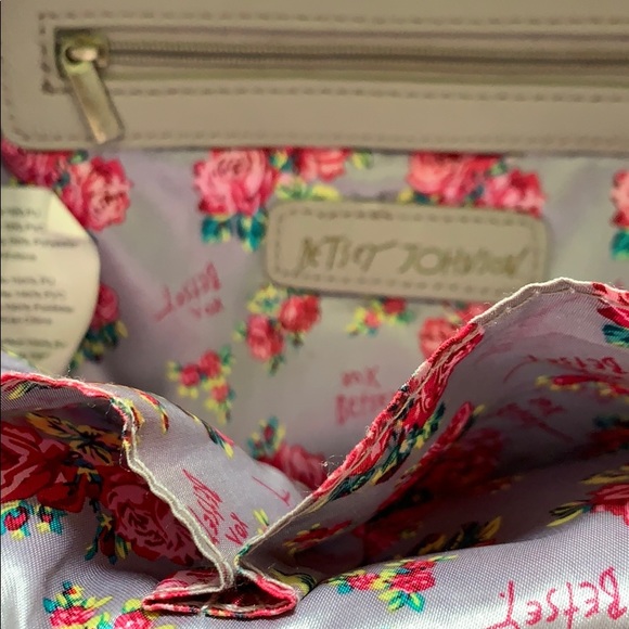 Betsey Johnson backpack ๐ RARE find - Picture 9 of 10